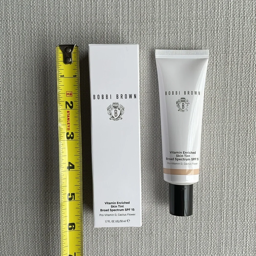 Bobbi Brown Vitamin Enriched Hydrating Skin Tint SPF 15 - FAIR 2